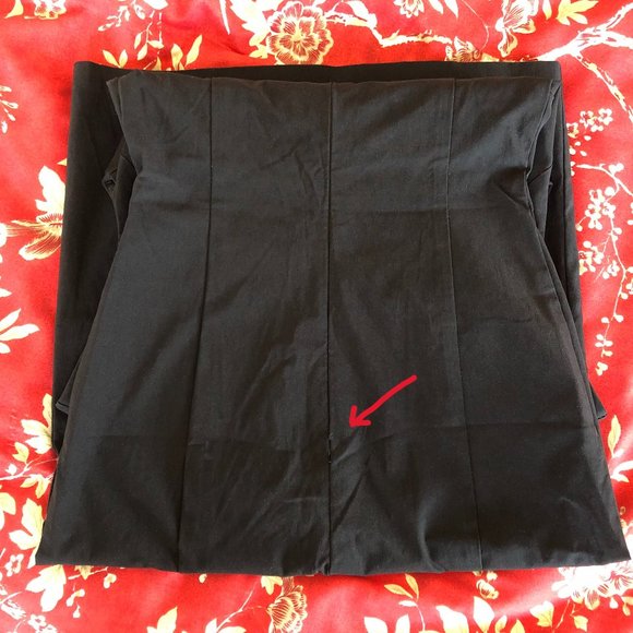 *NWT* Black Starburst Pleated Fitted Sheath Dress - Made in Canada - Size XXS - Picture 16 of 16